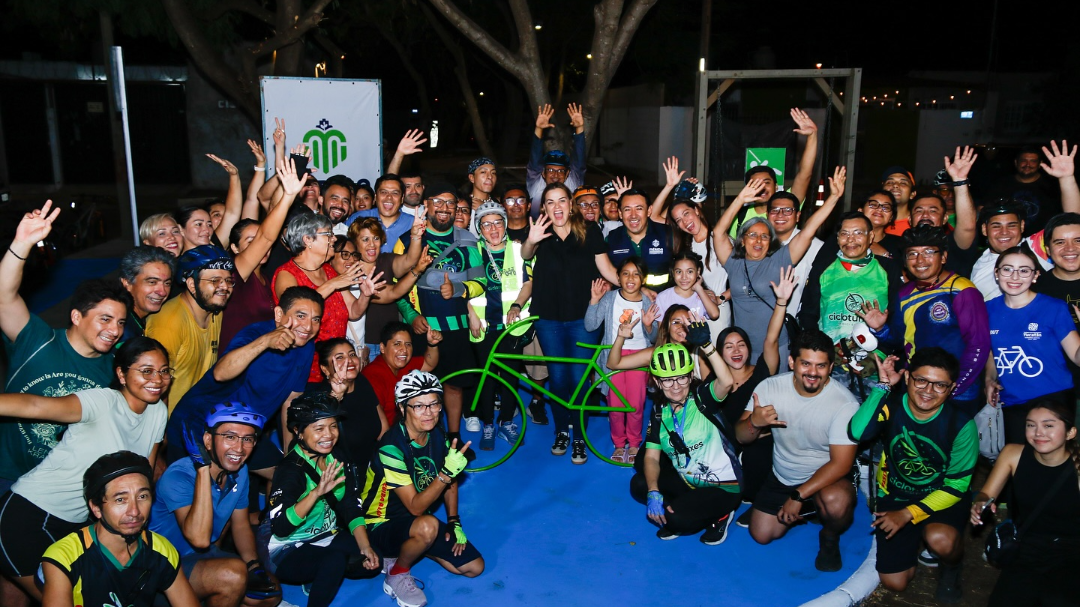 Develan el Monumento a la Bicicleta en el fraccionamiento Mulsay de Mérida Develan el Monumento a la Bicicleta en el fraccionamiento Mulsay de Mérida