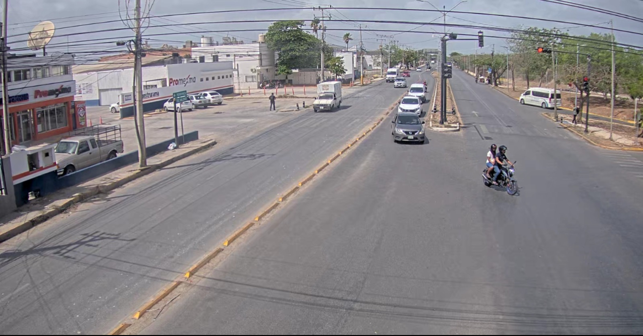 El tránsito en la avenida Internacional de Mérida se ha reanudado El tránsito en la avenida Internacional de Mérida se ha reanudado