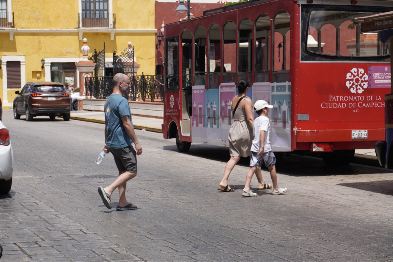 Aumenta la basura en rutas del tranvía y preocupa ante temporada de lluvias