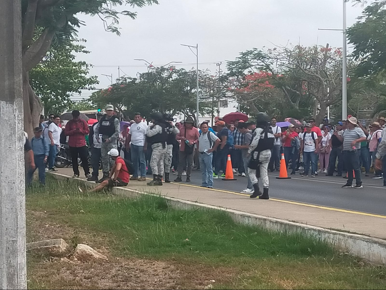 Un maestro fue golpeado por un motociclista que intentaba circular en la avenida Un maestro fue golpeado por un motociclista que intentaba circular en la avenida