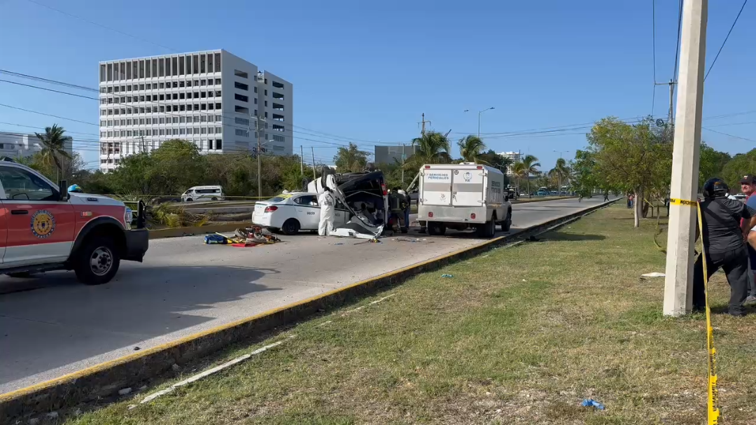 Accidente en el boulevard Colosio de Cancún, deja cuatro personas muertas y al menos 10 lesionados