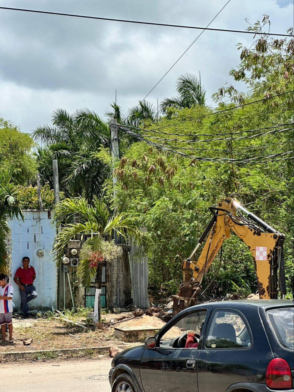 Atienden denuncias por fallos eléctricos en colonias de Chetumal