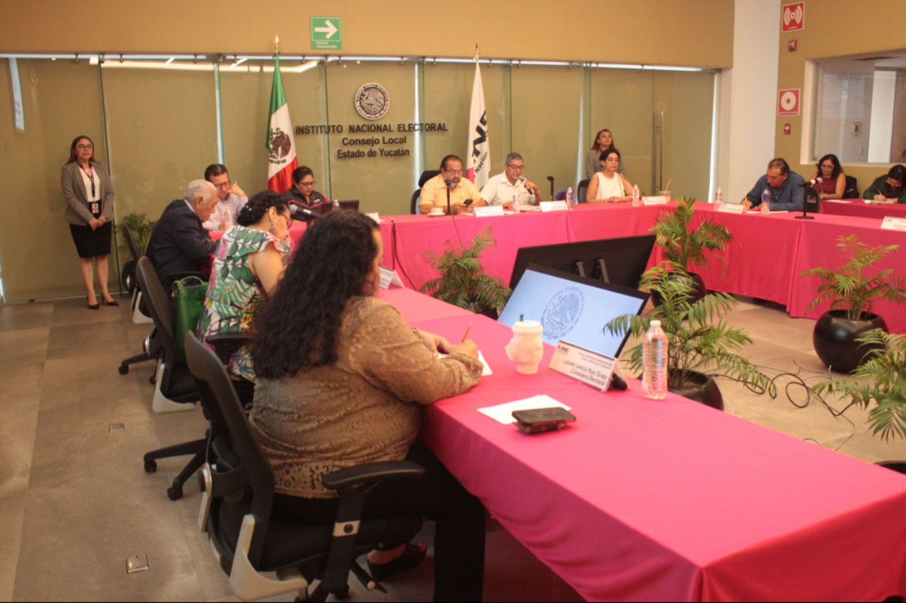 Cómputos en distritos 1 y 3 de Yucatán, detenidos por boletas fuera de paquetes oficiales Cómputos en distritos 1 y 3 de Yucatán, detenidos por boletas fuera de paquetes oficiales