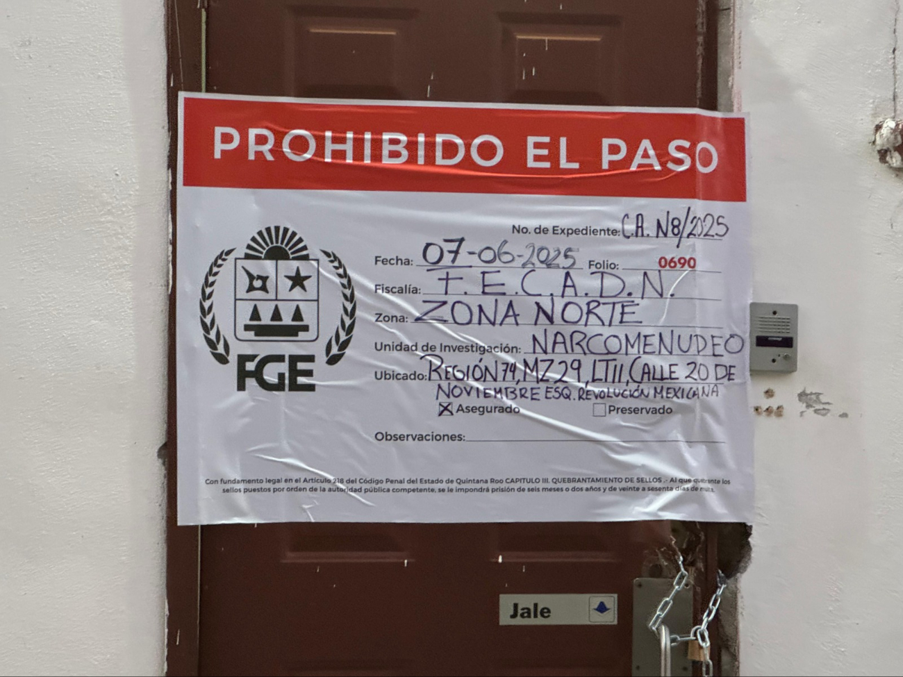 Tras el cateo, el lugar fue asegurado por las autoridades. Tras el cateo, el lugar fue asegurado por las autoridades.