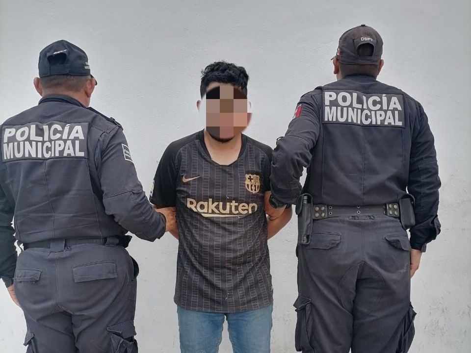 Tras sustraer la laptop, el sujeto se dio a la fuga Tras sustraer la laptop, el sujeto se dio a la fuga