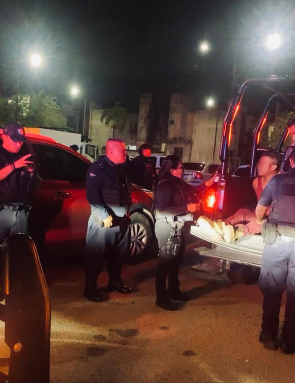 Sujeto muerde a mando de la SMSC para evitar ser detenido en Cancún