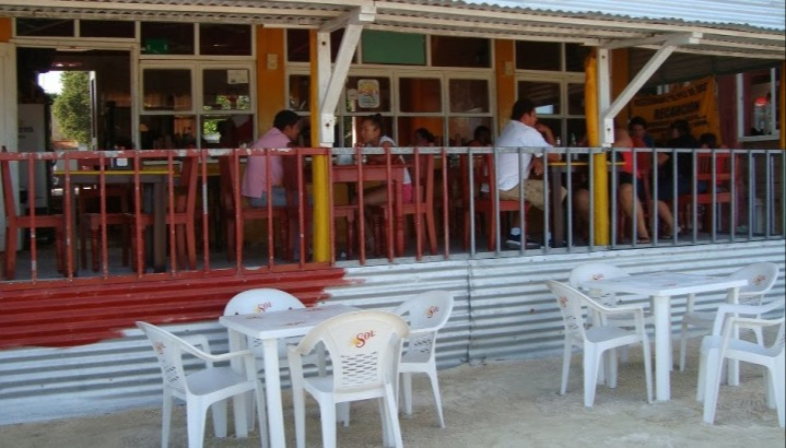 Zona restaurantera de Chetumal afronta la temporada baja; registra caída del 50% al 60%