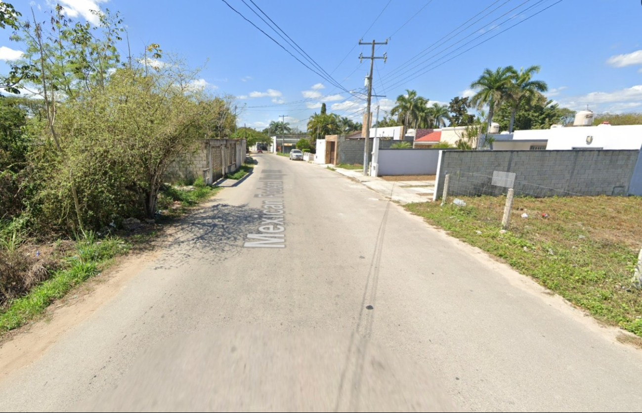 Pobladores rescatan a un perro que fue metido a una bolsa y tirado en espera de que se ahogara Pobladores rescatan a un perro que fue metido a una bolsa y tirado en espera de que se ahogara