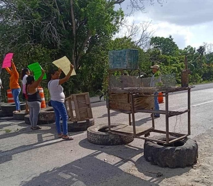 Posponen bloqueo carretero en zona limítrofe de Quintana Roo ante fallos en servicio de electricidad