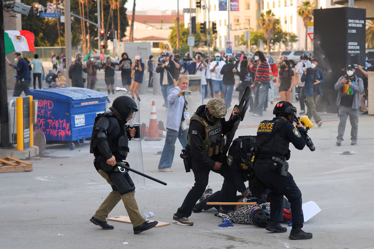 Protestas en Los Ángeles: enfrentamiento por redadas migratorias Protestas en Los Ángeles: enfrentamiento por redadas migratorias