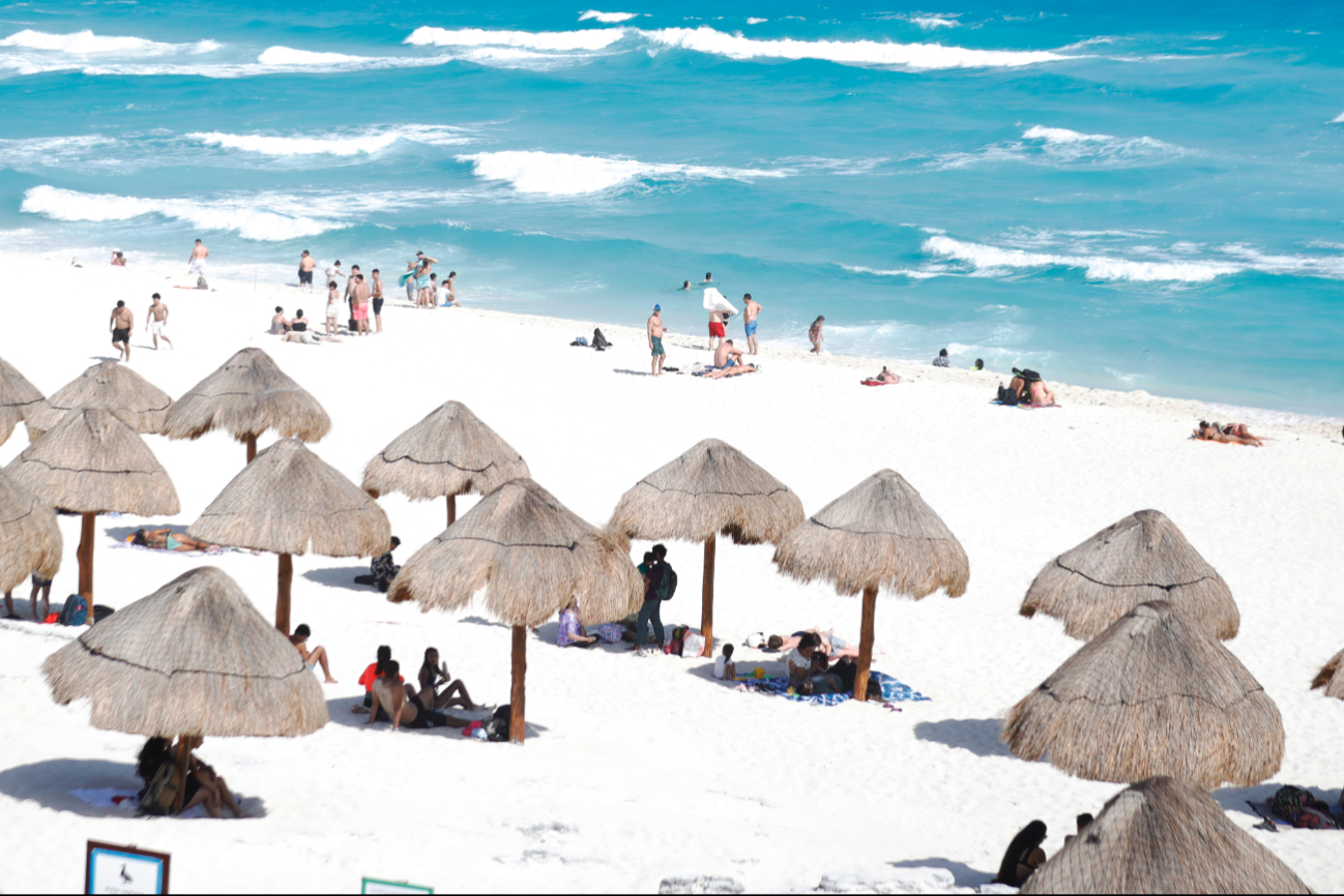 Cancún espera la llegada de 800 mil visitantes durante las vacaciones de verano