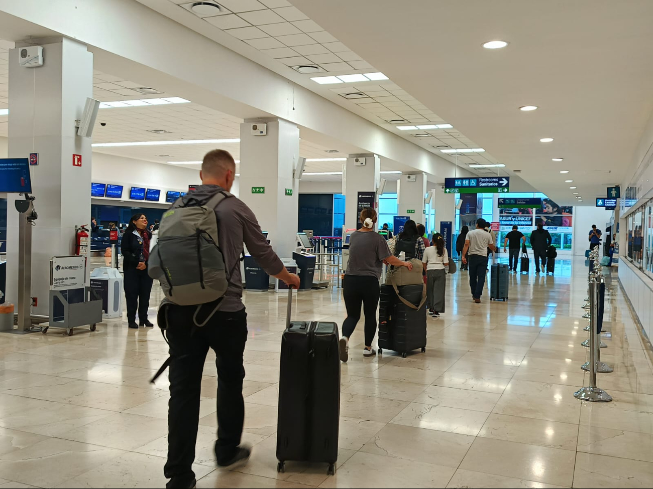 Hay buena afluencia de pasajeros en el aeropuerto de Mérida