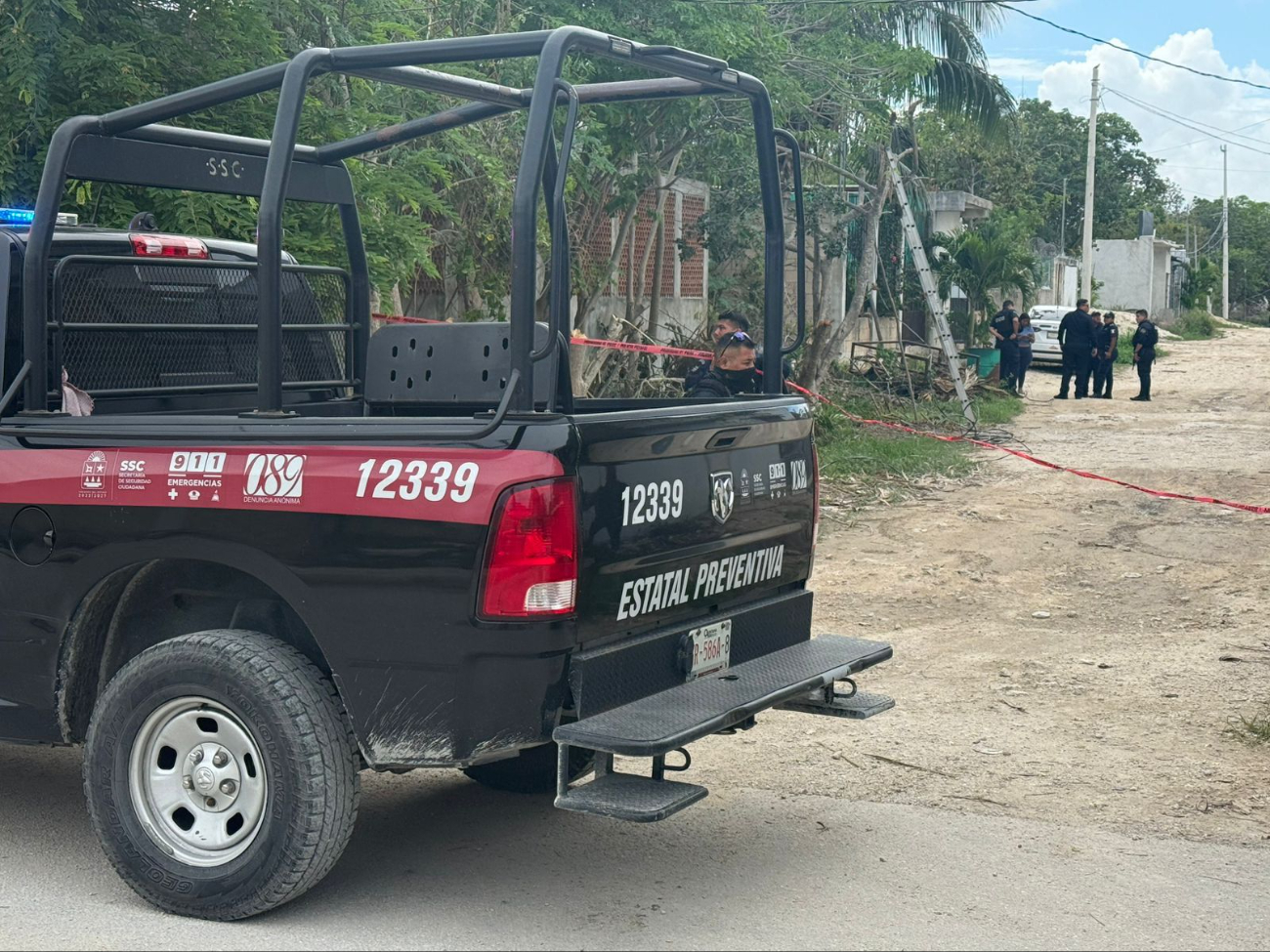 Elementos policiacos llegaron al lugar del ataque para recabar evidencias. Elementos policiacos llegaron al lugar del ataque para recabar evidencias.