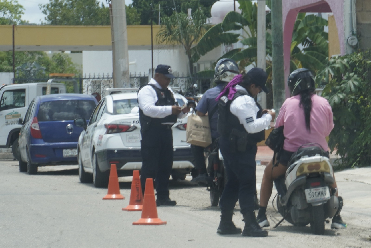 La Secretaría de Protección y Seguridad Ciudadana realizó operativos en las avenidas Francisco I. Madero y Miguel Alemán. La Secretaría de Protección y Seguridad Ciudadana realizó operativos en las avenidas Francisco I. Madero y Miguel Alemán.