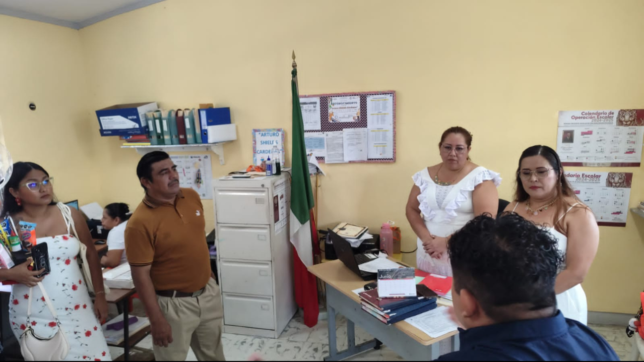 Padres de familia manifestaron molestia tras la cancelación de la ceremonia de entrega de diplomas en un kínder de Escárcega