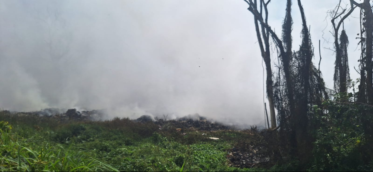 Irritación en ojos y complicaciones respiratorias: Habitantes  de Felipe Carrillo Puerto reportan malestares tras incendio del basurero