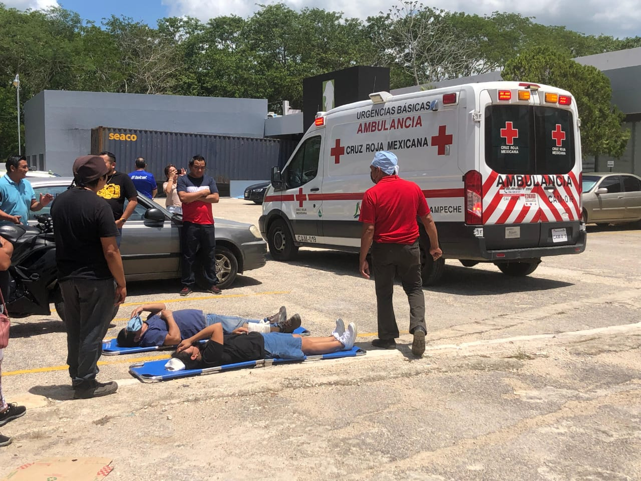 Dos empleados lesionados durante el protocolo, trasladados al hospital IMSS Bienestar.