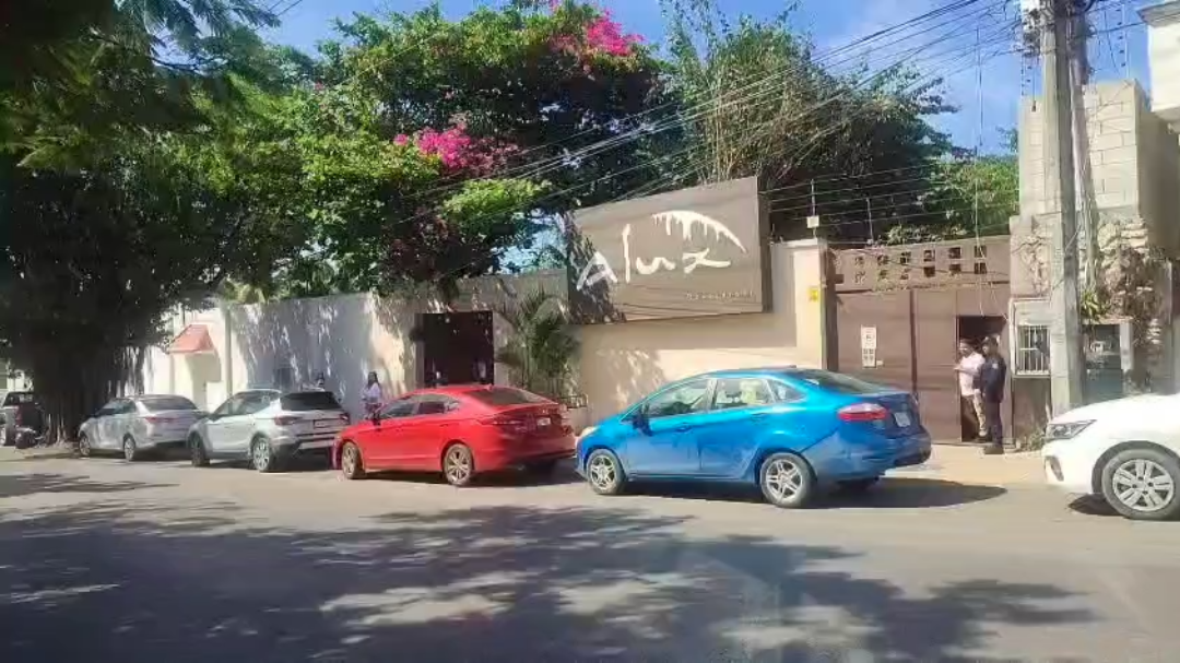 Realizan operativo dentro de un establecimiento en Playa del Carmen Realizan operativo dentro de un establecimiento en Playa del Carmen