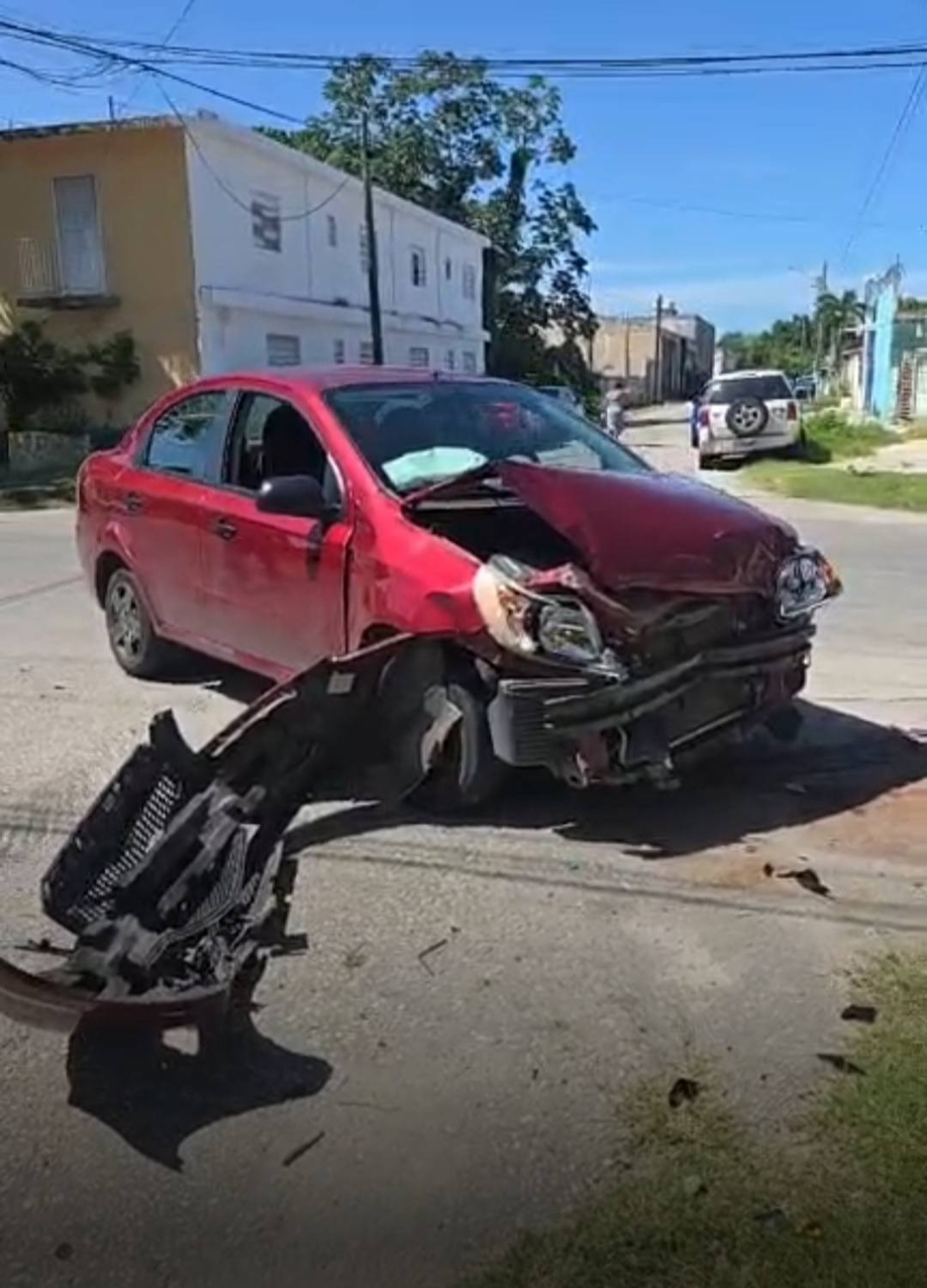 Registran fuerte accidente automovilístico en colonia Adolfo López Mateos Registran fuerte accidente automovilístico en colonia Adolfo López Mateos
