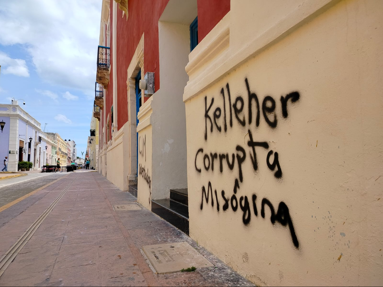 Los grafitis se realizaron durante marchas del 8M y protestas por el conflicto en Palestina. Los grafitis se realizaron durante marchas del 8M y protestas por el conflicto en Palestina.
