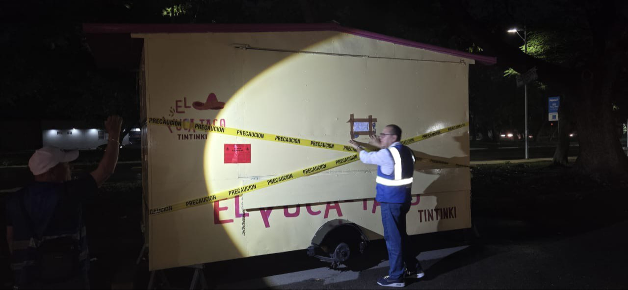 Funcionarios del ayuntamiento realizaron los operativos para recuperar espacios públicos.
