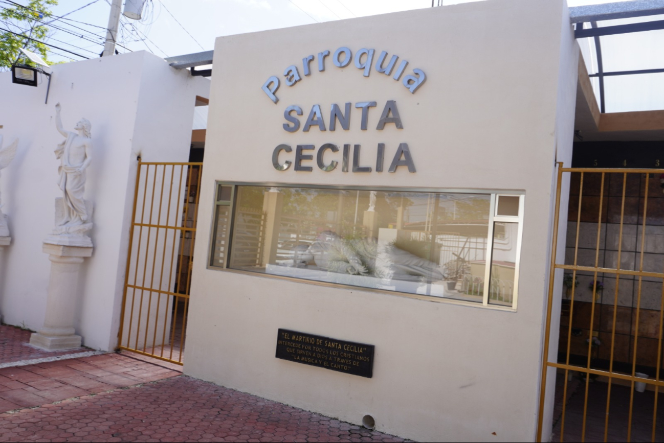 Iglesia cambia comedor y pide disculpas, pero mantiene a sacerdote acusado