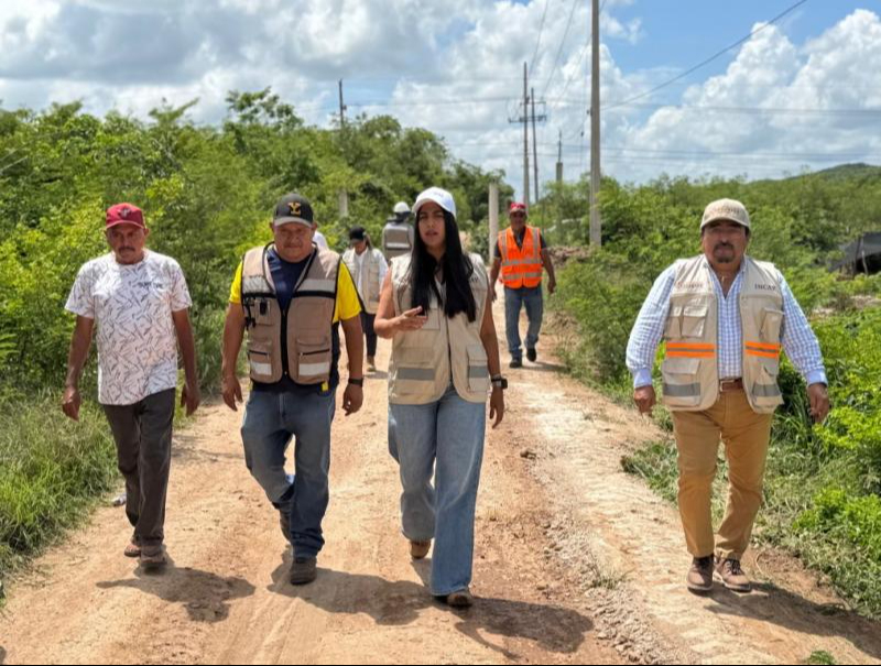 Verifican avances del programa de caminos sacacosechas en Sacalum Verifican avances del programa de caminos sacacosechas en Sacalum