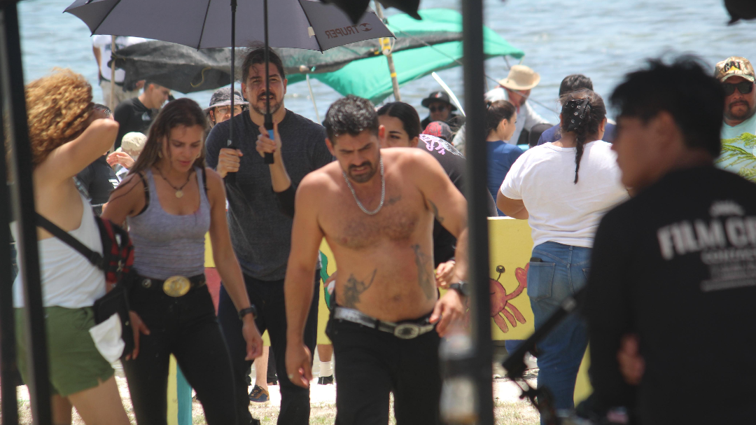 Iván Arana e Isabela Castillo ruedan escenas en Campeche para Dinastía Casillas
