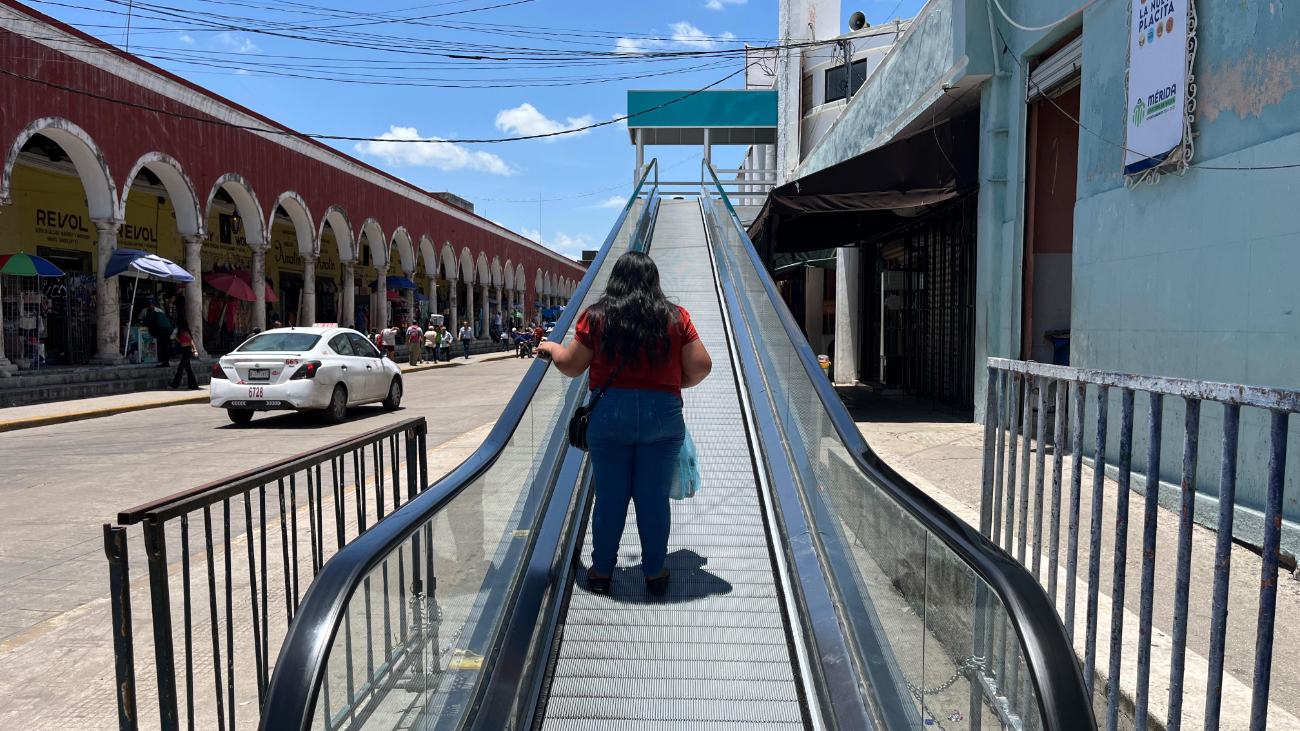 Reactivan rampa eléctrica en el mercado Lucas de Gálvez de Mérida tras cinco meses fuera de servicio 