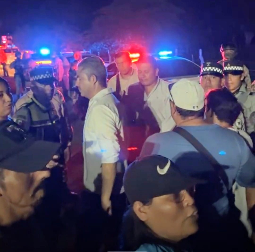 El clima es de tensión en la zona, pues los afectados han mostrado su molestia a los manifestantes.
