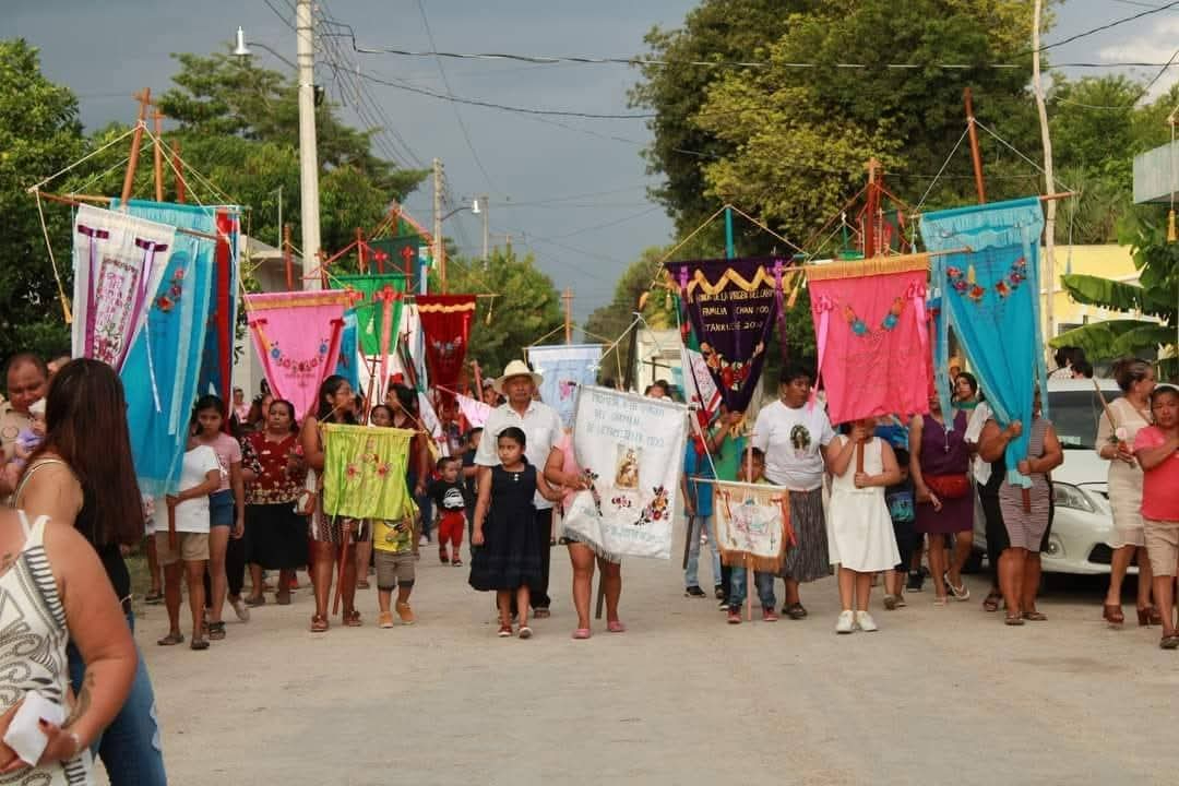 Tradición viva: procesión y atole en jicaritas en honor a la patrona de los pescadores