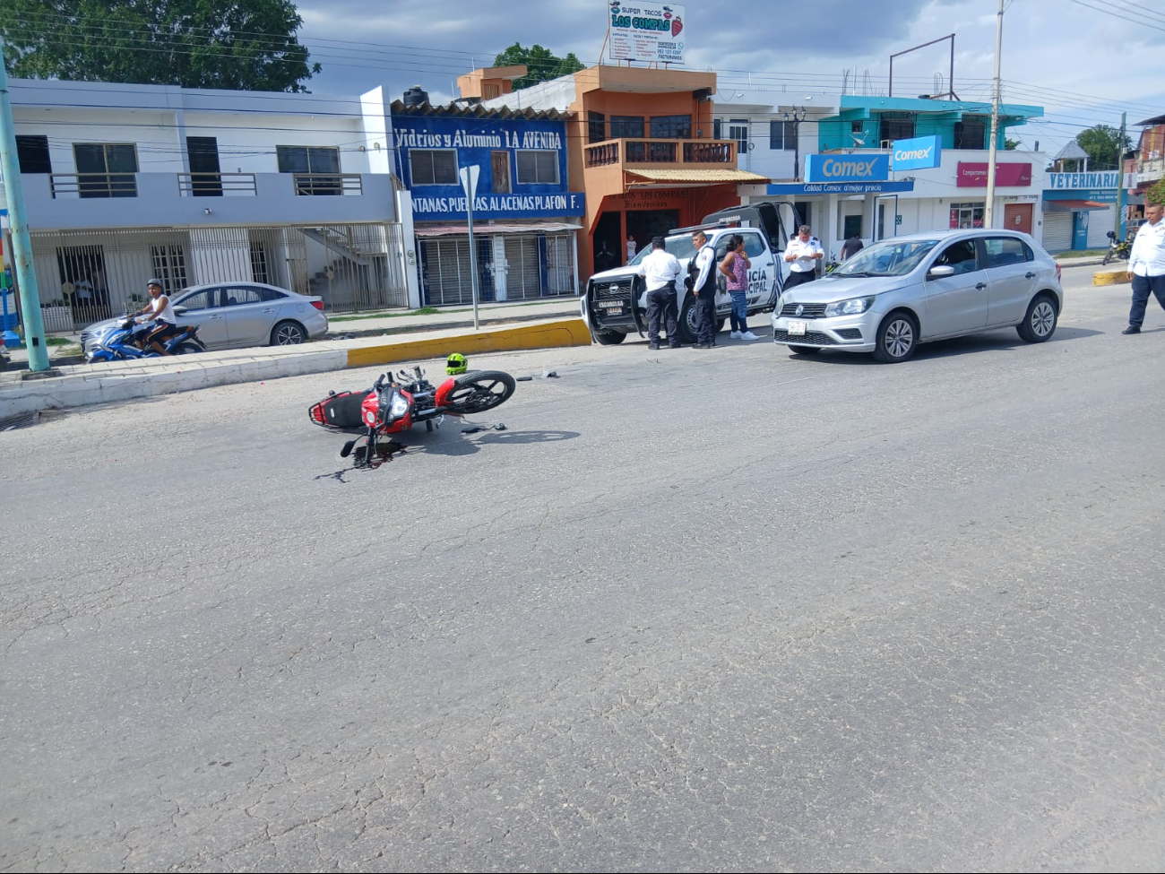 Violación de alto obligatorio provoca choque en Campeche