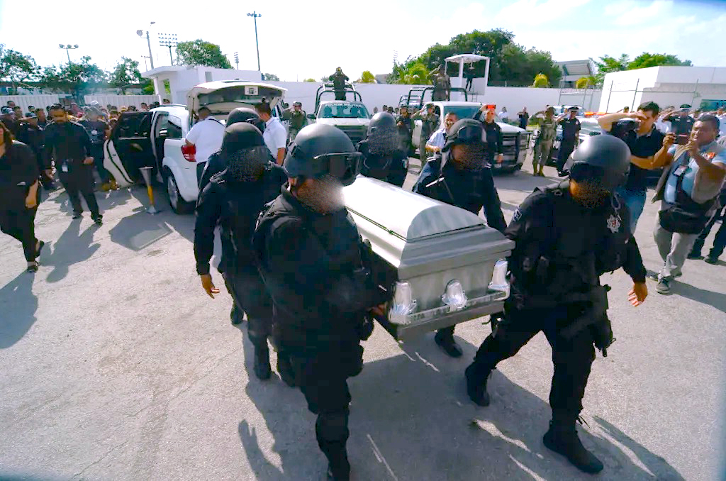 Afectados urgen la intervención de las autoridades federales y la depuración de servidores públicos coludidos. Afectados urgen la intervención de las autoridades federales y la depuración de servidores públicos coludidos.