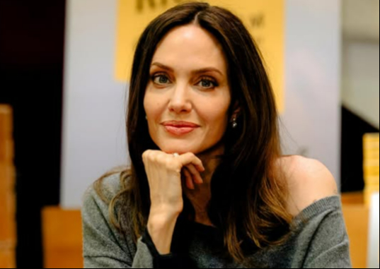 Angelina Jolie y Salma Hayek están de visita en Veracruz Angelina Jolie y Salma Hayek están de visita en Veracruz