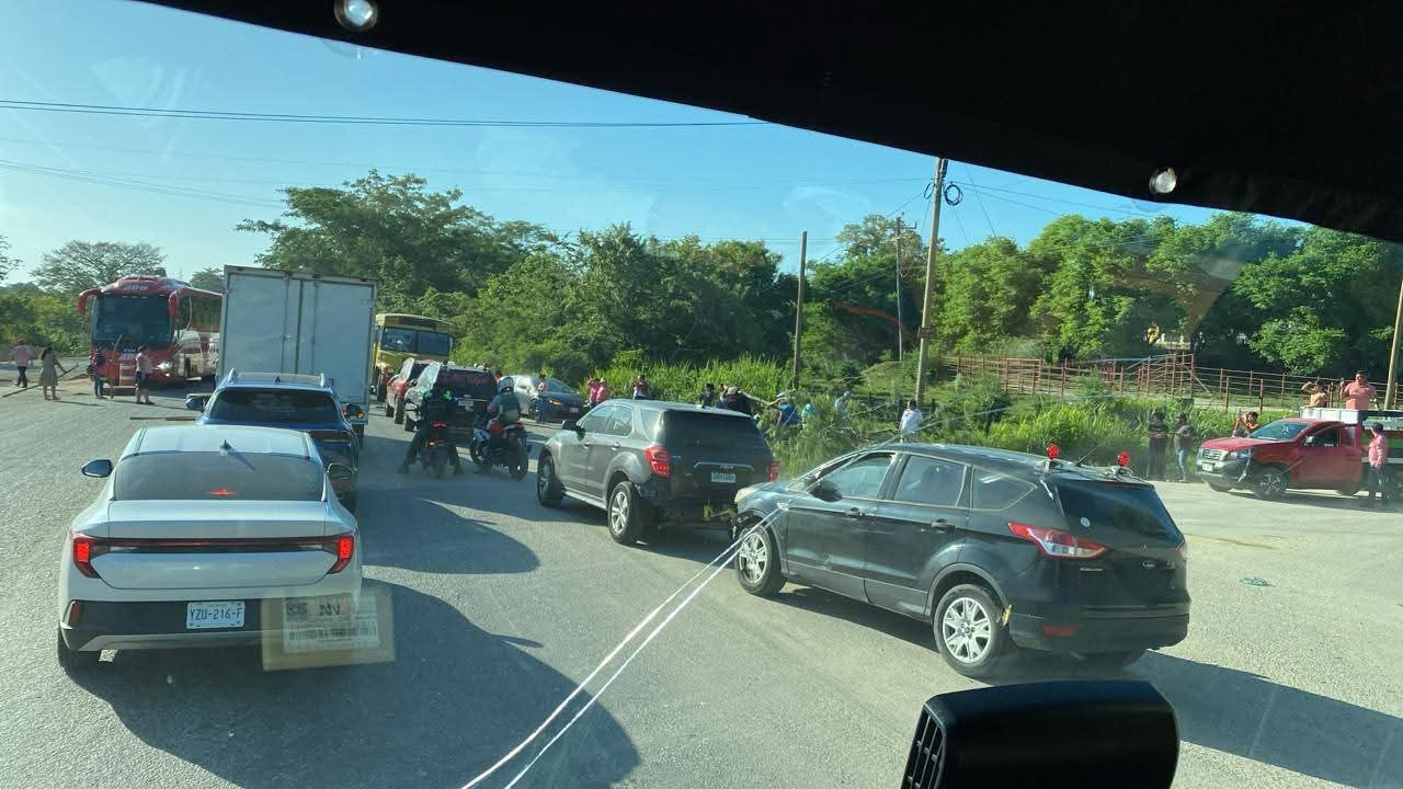 Exigen puente peatonal tras accidentes: caos en vía entre Tabasco y Campeche