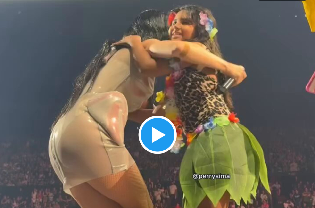 La famosa cantante de Santa Bárbara ayudó a una niña a sentir orgullo de ser mexicana. La famosa cantante de Santa Bárbara ayudó a una niña a sentir orgullo de ser mexicana.