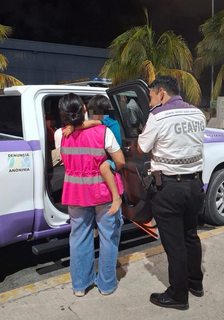 Parientes y vecinos de los infantes impidieron que las autoridades se los llevaran, sin darles ninguna explicación