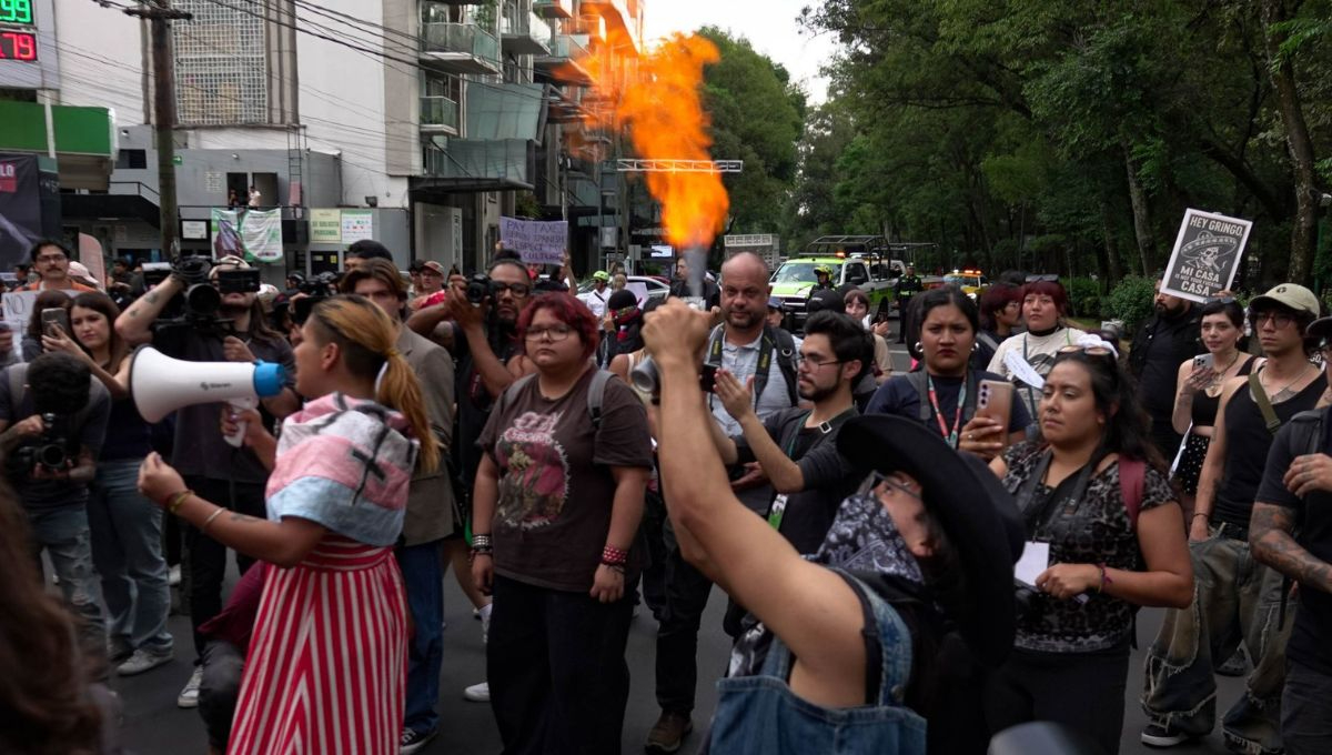 Asimismo la embajada subrayó que la legislación mexicana prohíbe a ciudadanos extranjeros participar en manifestaciones de índole política Asimismo la embajada subrayó que la legislación mexicana prohíbe a ciudadanos extranjeros participar en manifestaciones de índole política