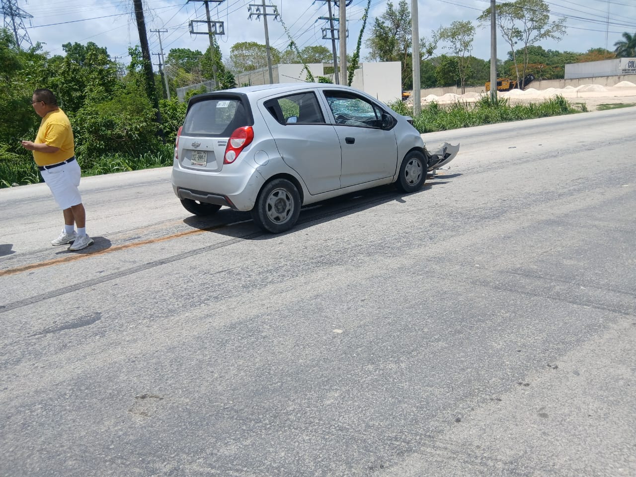 El conductor de la motocicleta no realizó su alto obligatorio e invadió la vía preferencial. El conductor de la motocicleta no realizó su alto obligatorio e invadió la vía preferencial.