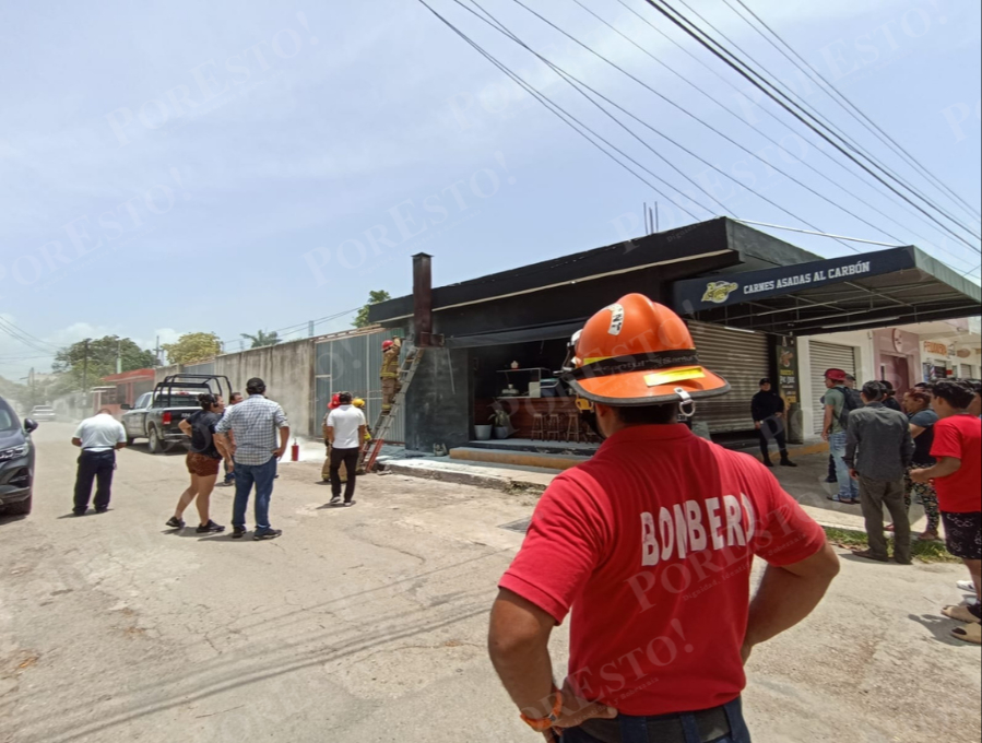 El Cuerpo de Bomberos logró apagar el siniestro con ayuda de una pipa de agua El Cuerpo de Bomberos logró apagar el siniestro con ayuda de una pipa de agua