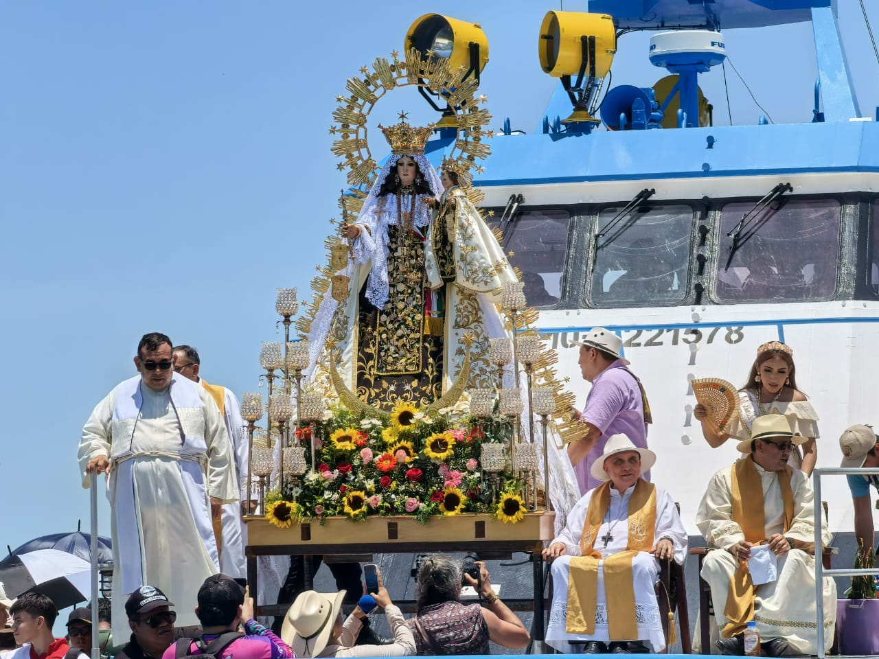Con fe y devoción, Virgen del Carmen es homenajeada en su tradicional paseo por mar