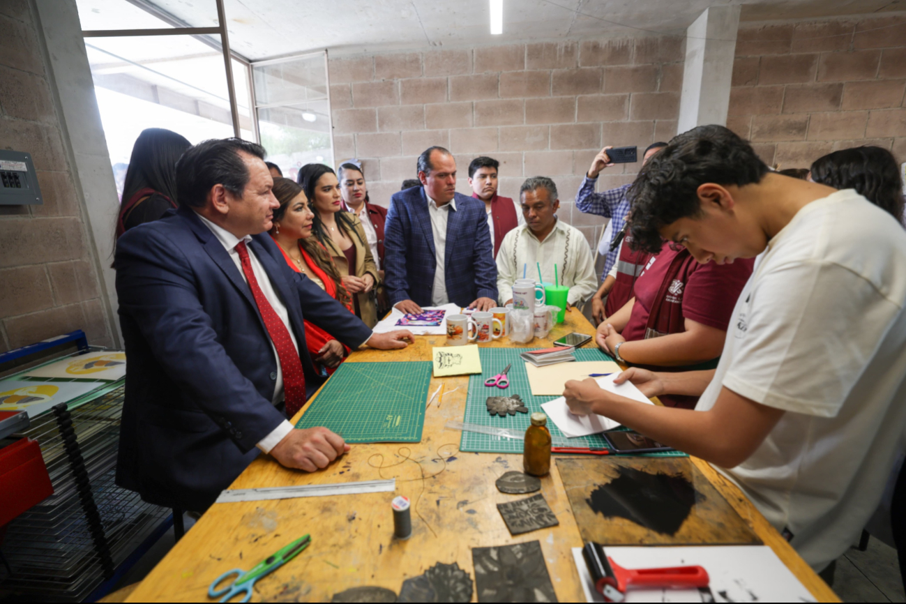 El mandatario Joaquín Díaz Mena visitó los Centros Pilares y Utopías de la Ciudad de México.