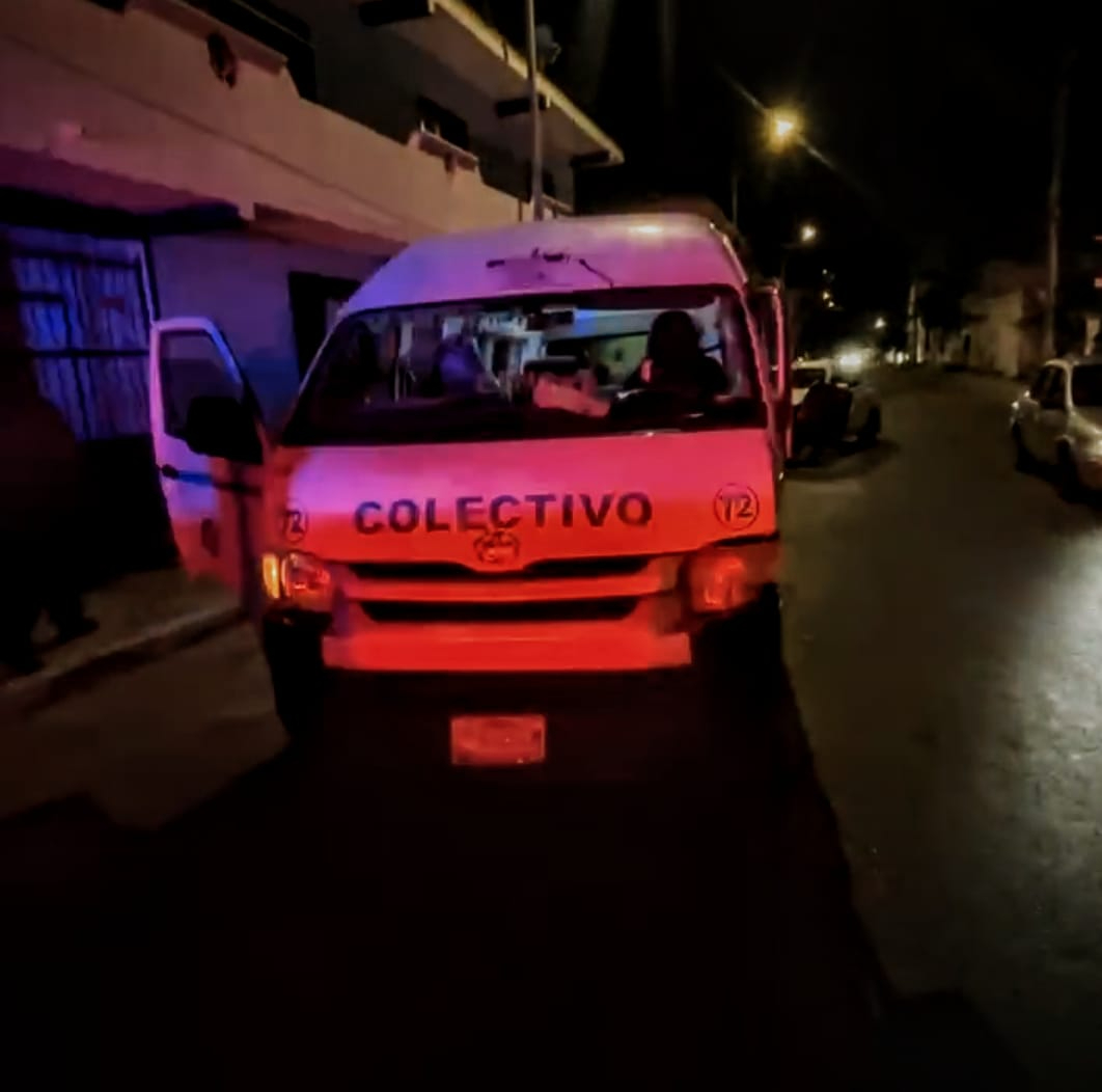 Paramédicos arribaron al lugar del accidente para atender a los lesionados Paramédicos arribaron al lugar del accidente para atender a los lesionados