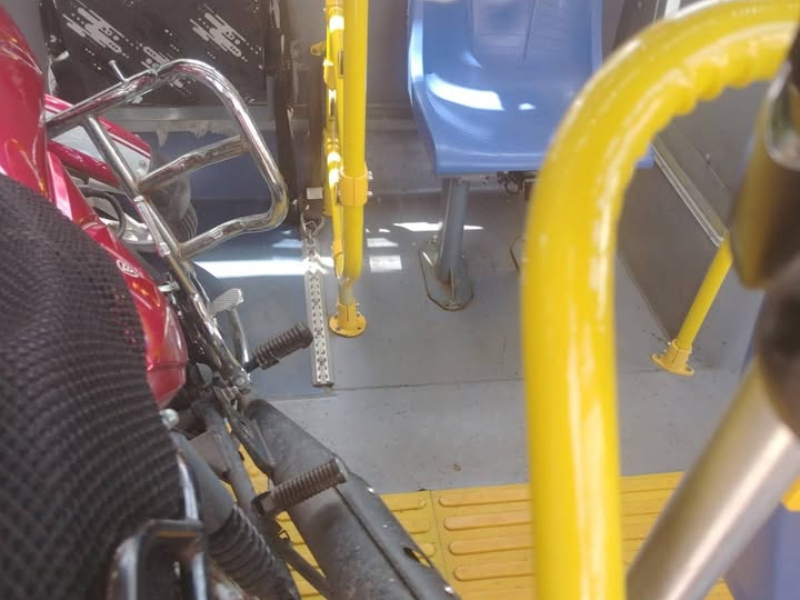 A pesar de que no se conoce el trasfondo de la situación, la imagen generó polémica