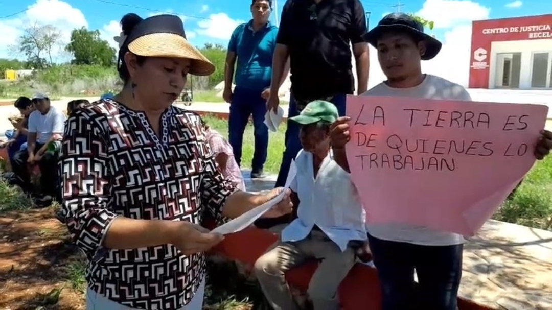 Aseguran haber habitado y trabajado esas tierras durante más de 15 años, y ahora les exigen pagos de hasta 15 mil pesos sin entregar documentos legales.