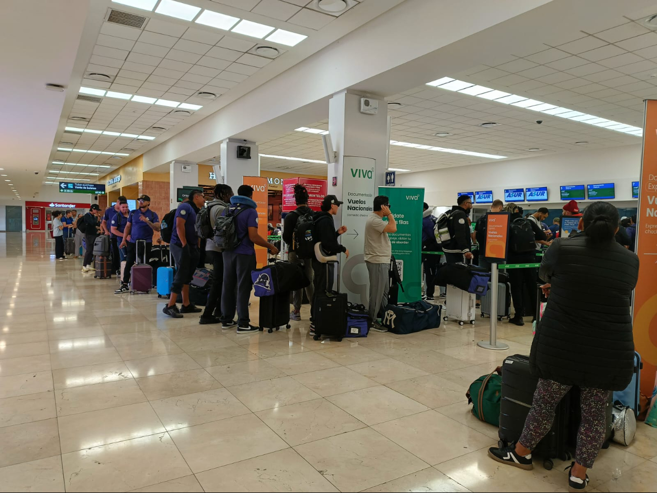 Hay buena afluencia de pasajeros en el aeropuerto de Mérida