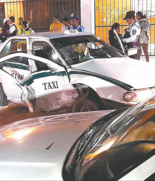 Ciudadanos expresaron indignación por fallas en semáforos y la falta de control sobre choferes de transporte colectivo y taxistas. Ciudadanos expresaron indignación por fallas en semáforos y la falta de control sobre choferes de transporte colectivo y taxistas.