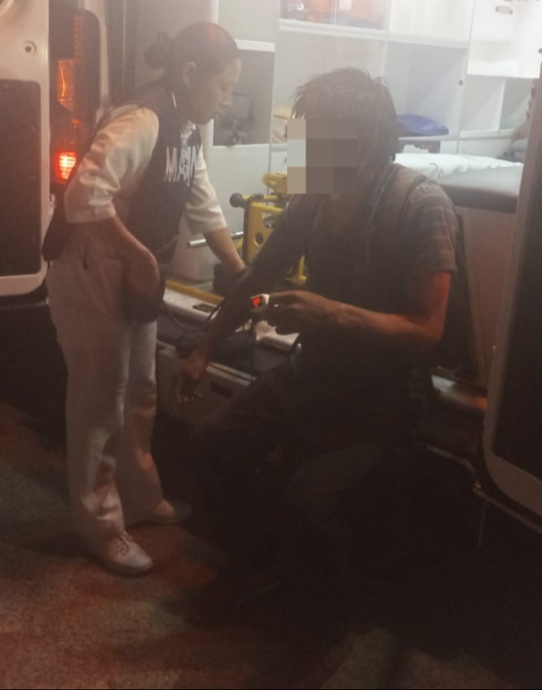Los rescates fueron coordinados con ambulancias y personal naval. Los rescates fueron coordinados con ambulancias y personal naval.