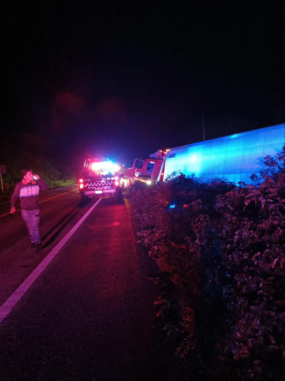 Pese a la magnitud del accidente, no sr registraron otros daños Pese a la magnitud del accidente, no sr registraron otros daños