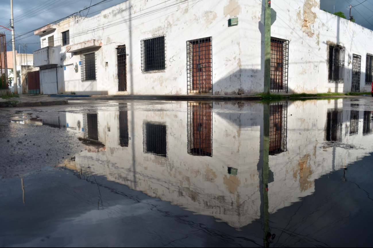 Podrían presentarse encharcamientos, inundaciones y deslaves en zonas bajas. Podrían presentarse encharcamientos, inundaciones y deslaves en zonas bajas.